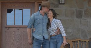 يكشف مدير برنامج “Ransom Canyon” ما إذا كان سيكون هناك المزيد من التغييرات في طاقم الممثلين في الموسم الثالث بعد الخروج السابق (حصريًا)