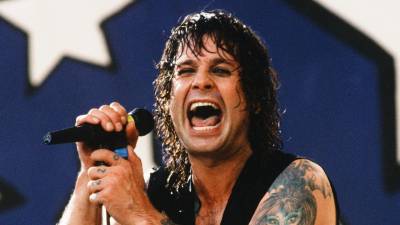 Ozzy Osbourne عبر السنين Black Sabbath Solo Career Addiction الحياة الزوجية تلفزيون الواقع والمزيد
