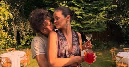زوج سيلينا غوميز، بيني بلانكو، يقيم “وليمة إيطالية” بمناسبة عيد ميلادها الرابع والثلاثين