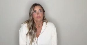 من هي سارة جيلسون؟ ما يجب معرفته عن المؤثر الذي يُزعم أنه قُتل على يد الزوج بعد ادعاء الاستغلال الجنسي للأطفال