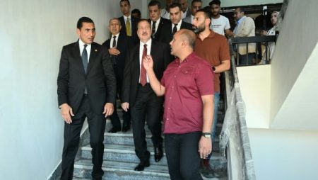وزير الشباب والرياضة ومحافظ بورسعيد يتفقدان استاد النادي المصري