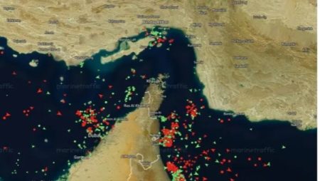 تقترب من الصفر.. نيويورك بوست: صور أقمار صناعية تكشف توقف شبه تام لصادرات النفط في “خرج”