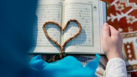 هل يجوز طلب الرقية من الصالحين؟ الإفتاء تجيب
