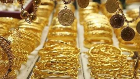 الجرام يتجاوز 7000 جنيه.. زيادة مفاجئة في سعر الذهب اليوم الاثنين