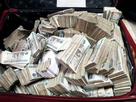 جمع التبرعات في مصر.. متى تحتاج إلى ترخيص وماذا يقول القانون؟