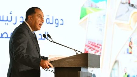 إلغاء الفقرات الفنية وتخصيص 100 رحلة عمرة.. مدبولي يعزي ضحايا حادث الإسماعيلية في احتفالية “تحيا مصر”