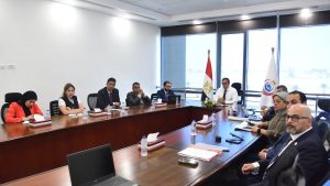 وزير الصحة يبحث مقترح شراكة لإدارة وتشغيل مركز المعايرة والاختبار بمعهد ناصر
