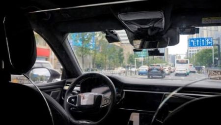 الصين تختبر سياراتها ذاتية القيادة في الخليج.. دبي والسعودية بوابة التكنولوجيا الجديدة