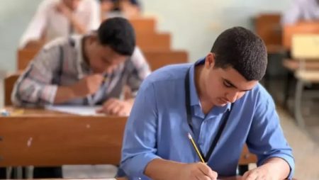 امتحانات الدور الثاني للثانوية العامة .. ماذا يمتحن الطلاب اليوم؟