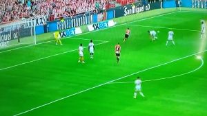 إشبيلية يتقدم بهدف نظيف على أتلتيك بلباو بالشوط الأول بالدوري الإسباني