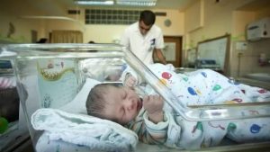 دولة تمنح 40 ألف جنيه إسترليني لكل مولود جديد.. ما السبب؟