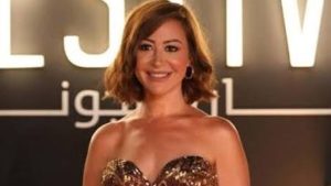 بعد أزمتها الصحية .. منة شلبي تتصدّر تريند مواقع التواصل