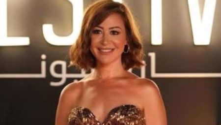 بعد أزمتها الصحية .. منة شلبي تتصدّر تريند مواقع التواصل