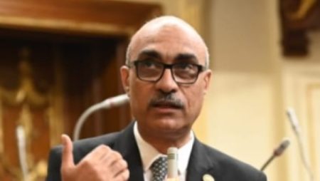 3 و4 أشهر بلا مستحقات.. إيهاب منصور يسأل الحكومة عن أوضاع عمال التموين