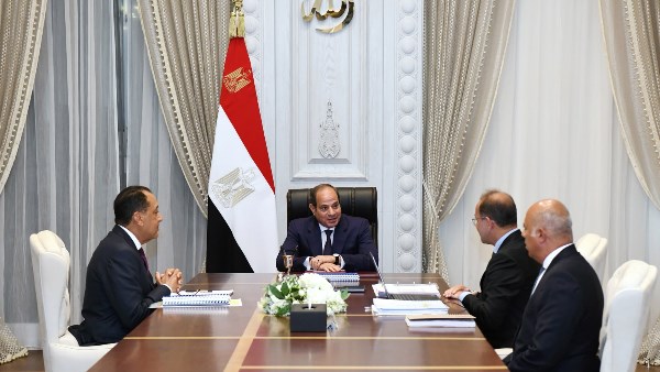 الرئيس السيسي يُوافق على مقترح إصدار صكوك ضريبية يتم تمويلها من جانب الممولين وتخصم من التزاماتهم الضريبية