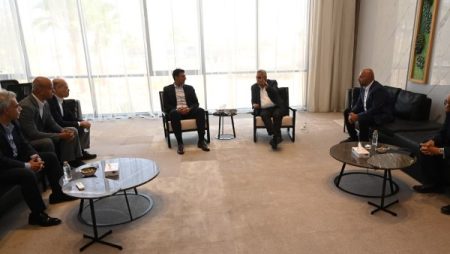 وزير الصناعة يتفقد مجمع «e2 العلمين» ويؤكد دعم الدولة لتجربة المطور الصناعي