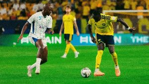الهلال يواصل الهيمنة والنصر يدخل نادي الـ300.. أرقام بالجملة في افتتاح الدوري السعودي