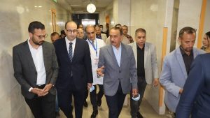 محافظ سوهاج يتفقد مستشفى طهطا ويفتتح معرض مستلزمات مدرسية بتخفيضات 40%