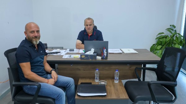 شوقي غريب يجتمع بـ وائل رياض لمناقشة خطة إعداد منتخب الشباب لأمم أفريقيا