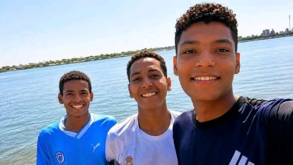 ضحكتهم الأخيرة قبل المأساة.. صور 5 شباب في مياه نيل الأقصر توثق لحظاتهم الأخيرة قبل الغرق