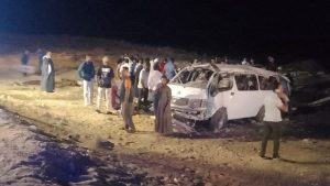 إصابة 14 شخصًا في انقلاب ميكروباص بالكيلو 90 على طريق «أسيوط – الوادي الجديد»