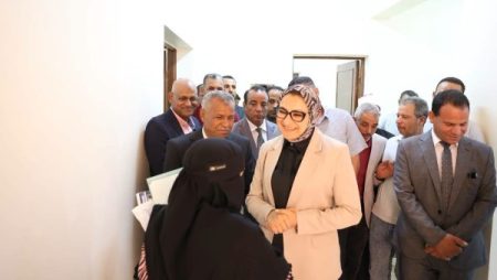 أخبار الوادي الجديد: المحافظ تتابع تجهيزات مكتب توثيق بلاط النموذجي.. وتتابع أعمال رفع قدرة محطة محولات بلاط