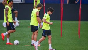 ألفاريز يعود إلى تدريبات أتليتيكو مدريد