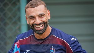 متى يظهر محمد صلاح بقميص طرابزون سبور؟.. موعد الظهور الأول يقترب
