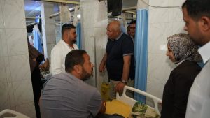 محافظ مطروح يتفقد مستشفى مطروح العام ويتابع الخدمات الطبية بالأقسام التخصصية