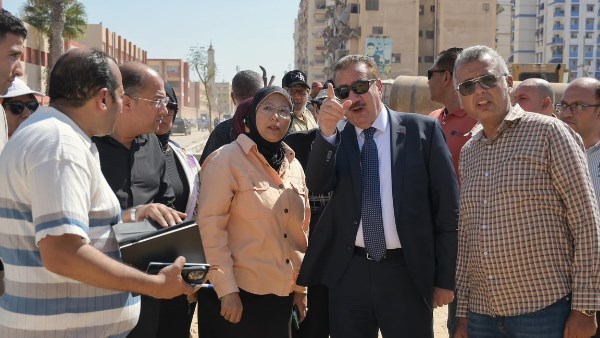 محافظ بورسعيد يتفقد أعمال تنفيذ مشروع شبكات الصرف الصحي بمنطقة الأمل | صور محافظ بورسعيد يتفقد أعمال تنفيذ مشروع شبكات الصرف الصحي بمنطقة الأمل | صور