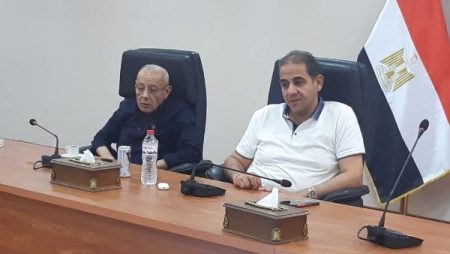 رئيس جامعة بورسعيد: نضع جميع إمكانات الجامعة لدعم الجامعة الأهلية.. والطالب المستفيد الأول