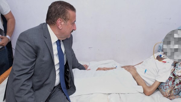 محافظ بورسعيد ينتقل إلى منزل مواطن طريح الفراش ويوجه بتوفير الرعاية والدعم العاجل محافظ بورسعيد ينتقل إلى منزل مواطن طريح الفراش ويوجه بتوفير الرعاية والدعم العاجل