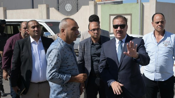 محافظ بورسعيد يتابع ميدانيًا أعمال رفع تجمعات الرتش والمخلفات بمنطقة المدارس محافظ بورسعيد يتابع ميدانيًا أعمال رفع تجمعات الرتش والمخلفات بمنطقة المدارس