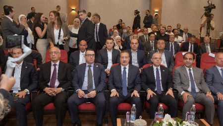وزير الاستثمار والتجارة الخارجية ومحافظ بورسعيد ورئيس الجامعة يشهدون إطلاق فعاليات الجولة الثانية من مبادرة «مصر تنطلق بالتصدير»