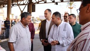 محافظ دمياط يوجه بتوفير سيارات للخطوط التي تشهد انتظار المواطنين