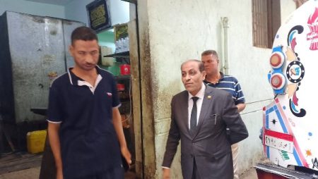 ضبط 4 أطنان من زيت الطعام مجهول المصدر بمنشأة غير مرخصة في بنها