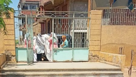 واقطعة طريفة .. ولادة مفاجئة داخل التوك توك بالقليوبية .. ما القصة؟