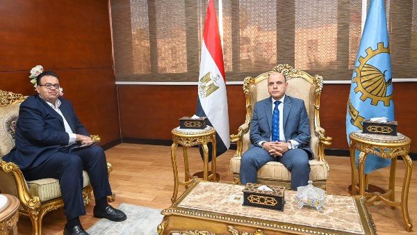 محافظ الغربية يبحث دعم القطاع الطبي وتعزيز الاستفادة من الخبرات الأكاديمية