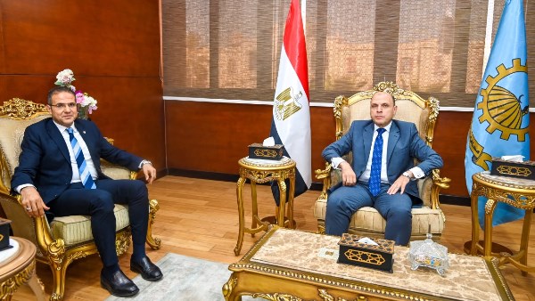 محافظ الغربية يستقبل نقيب محامي غرب طنطا لبحث سبل التعاون