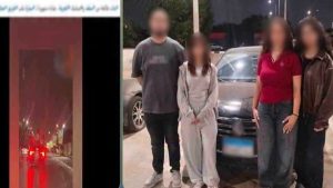 شقيقته وصديقتاها.. القبض على قائد سيارة سمح لفتيات بالجلوس على النافذة