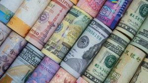 اعرف الدولار بكام .. أسعار العملات أمام الجنيه المصري اليوم الخميس