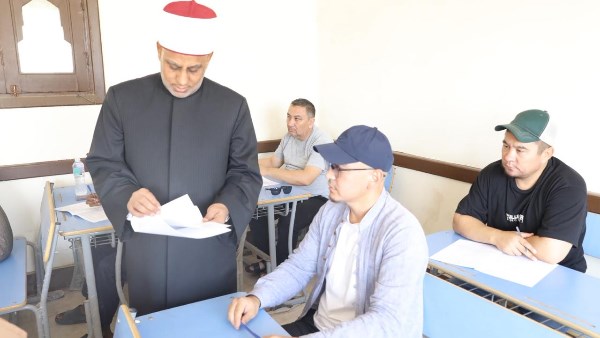 رئيس قطاع المعاهد يتفقد امتحانات الثانوية والإعدادية الأزهرية للدور الثاني