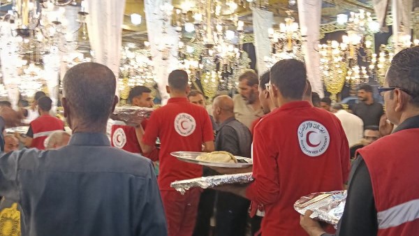 تجهيز سرادقات العزاء.. الهلال الأحمر المصري يواصل دعم أسر ضحايا حادث الإسماعيلية