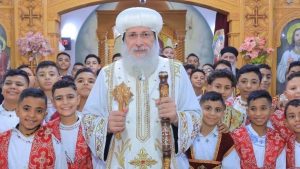 فرحة في كنيسة العذراء.. الأنبا فام يرسم 41 شماسًا جديدا