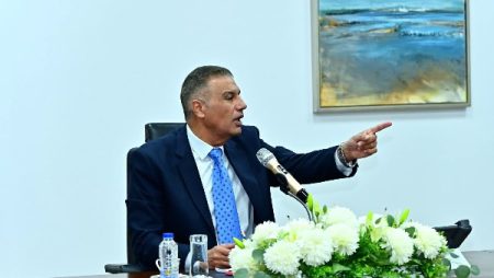 جنوب سيناء تتحرك لإنعاش سياحة نويبع وطابا.. حلول جديدة لإزالة المعوقات