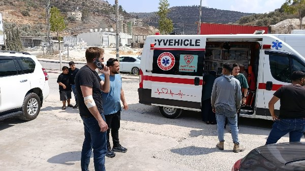 إرهاب مليشيات المستوطنين.. اعتداءات الصحفيين الأجانب وحرق وتخريب بنابلس
