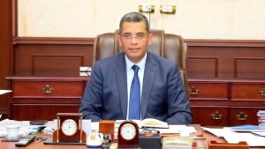 محافظ البحر الأحمر يحظر استغلال المواطنين ويحدد سعر متر المياه.. وغرامة 100 ألف جنيه للمخالفين