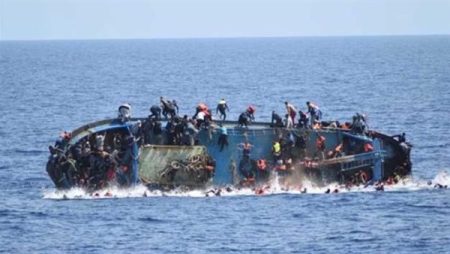 كارثة بحيرة كاريبا في زيمبابوي.. مقتـ.ـل 15 شخصًا وفقدان 27 آخرين بسبب غرق عبّارة