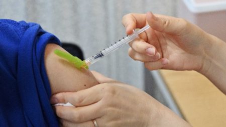 بعد وفاة فتاة بالمنوفية.. تحذيرات من مخاطر الأدوية دون إشراف طبي