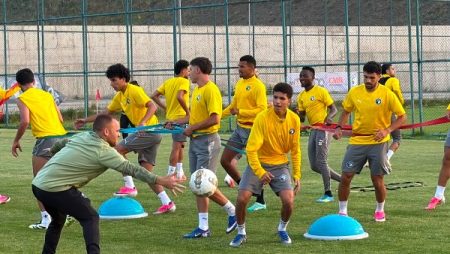 راحة 4 أيام للاعبي بيراميدز بعد ختام معسكر تركيا